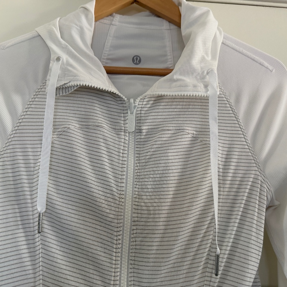 Lululemon hooded Dance Studio Jacket Rib Sleeve SZ 8 - Picture 6 of 13